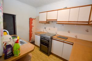 Kitchen- click for photo gallery